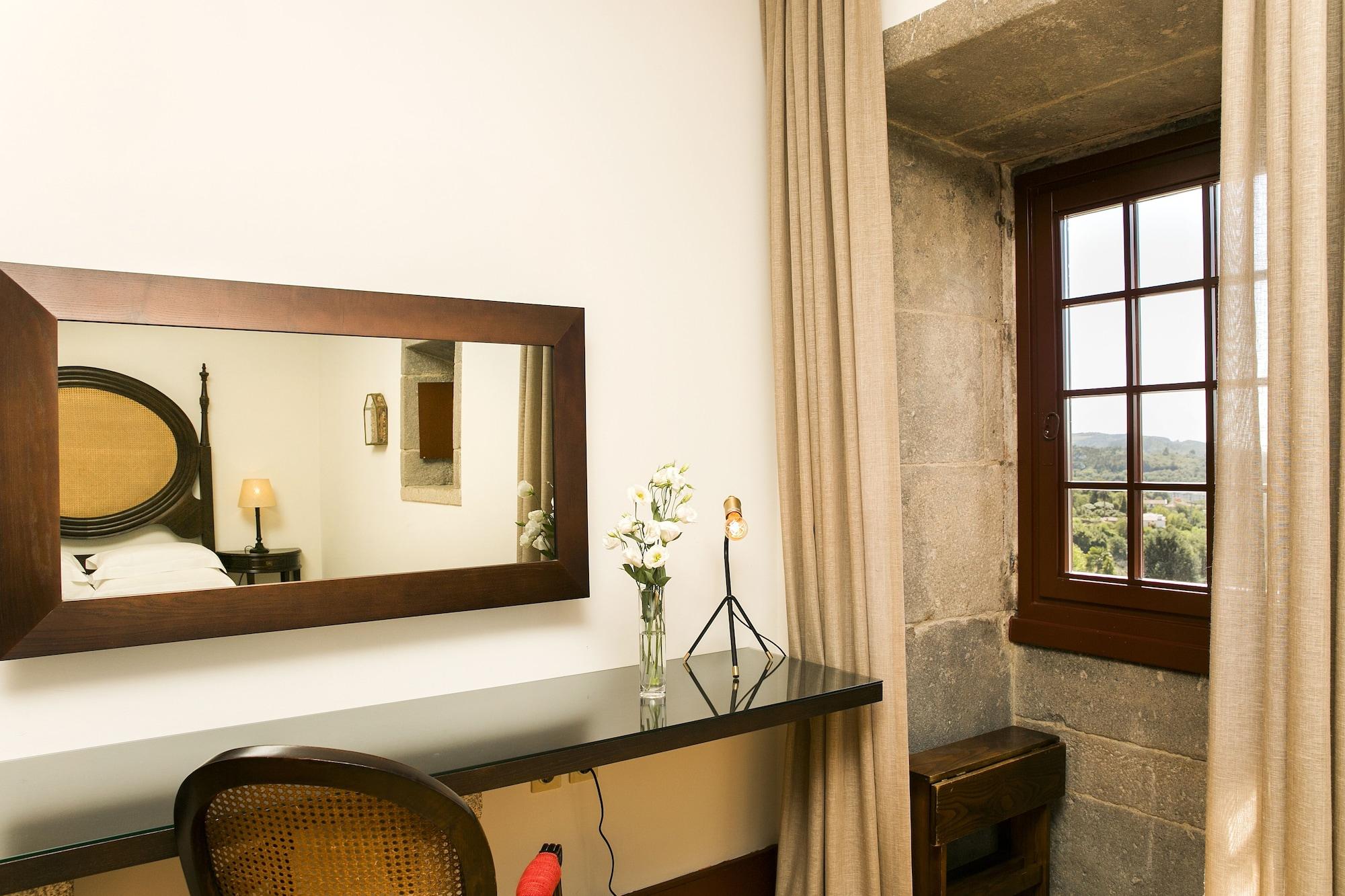 Pousada Mosteiro De Guimaraes Luaran gambar A room at the hotel