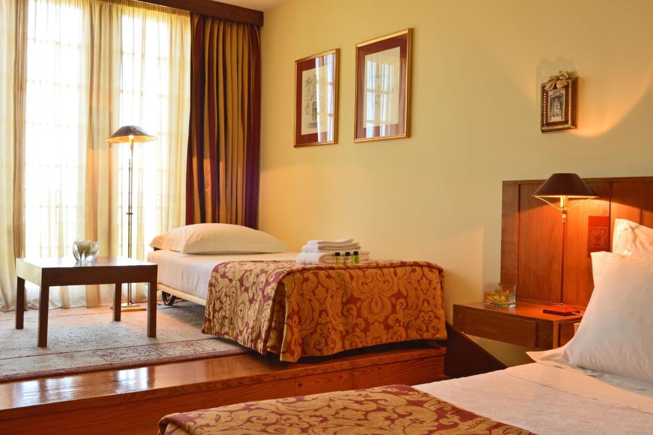 Pousada Mosteiro De Guimaraes Luaran gambar A room at the hotel