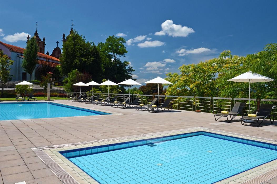 Pousada Mosteiro De Guimaraes Luaran gambar Swimming pool