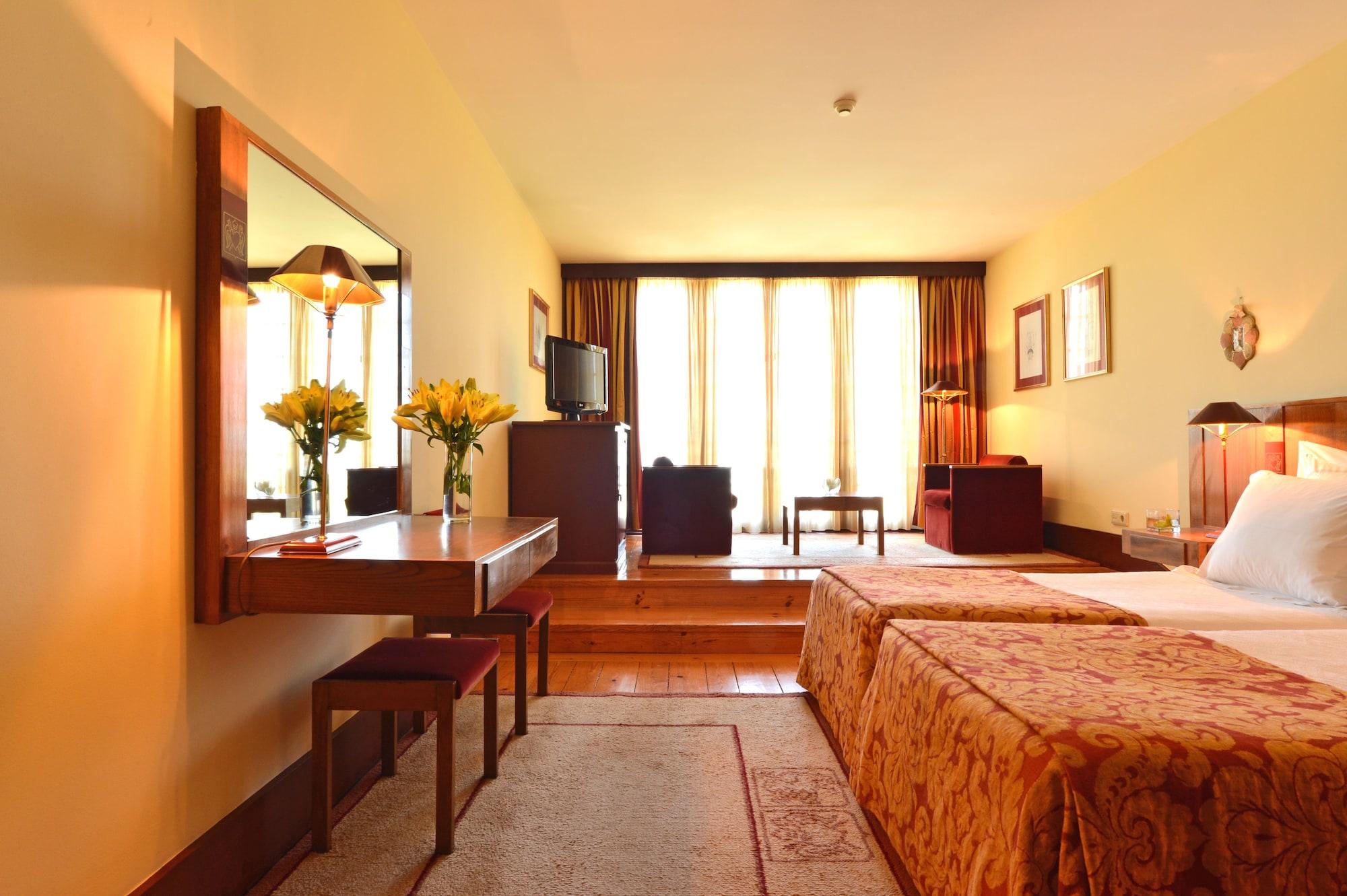 Pousada Mosteiro De Guimaraes Luaran gambar A room at the hotel