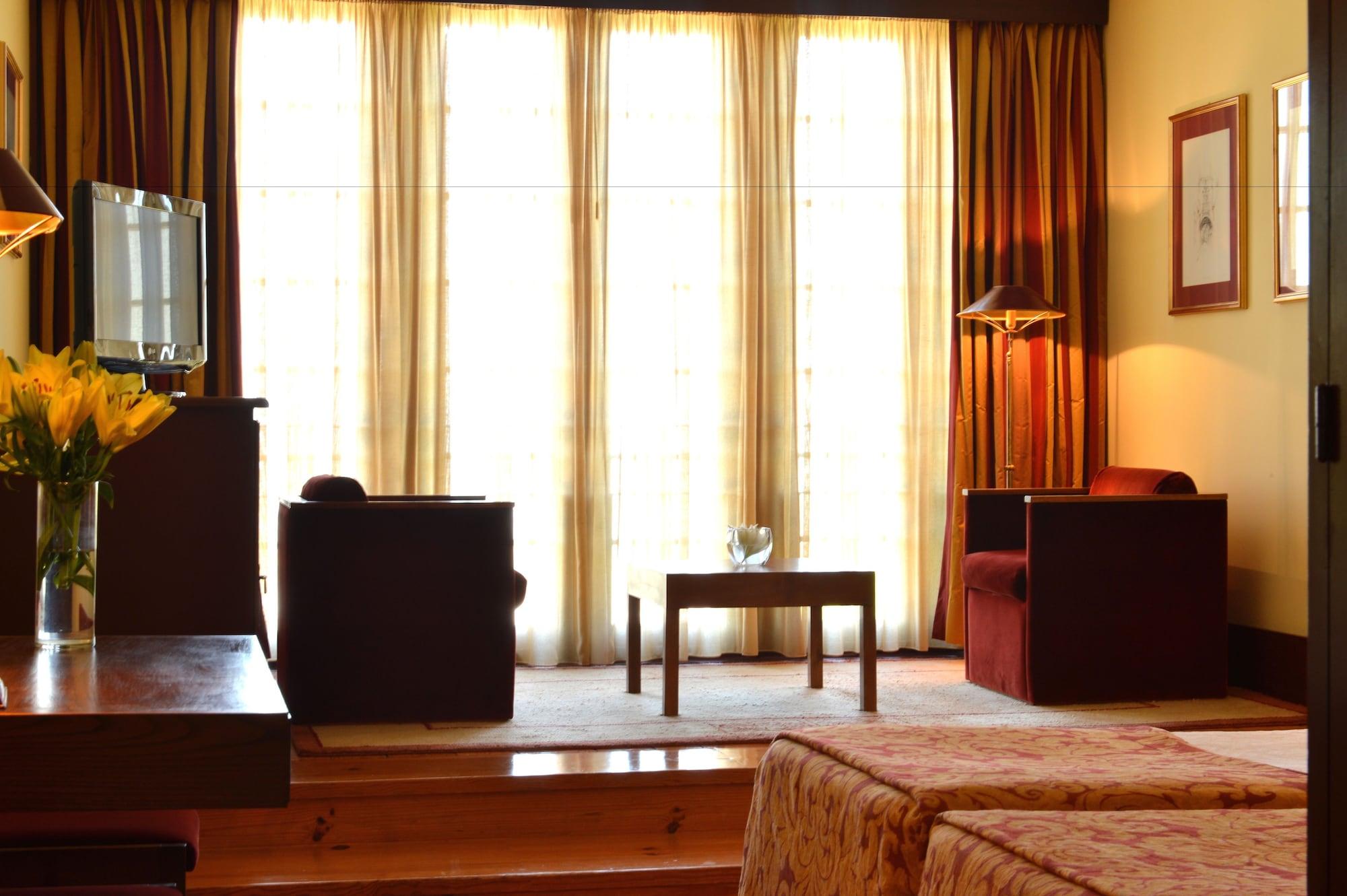 Pousada Mosteiro De Guimaraes Luaran gambar A room at the hotel