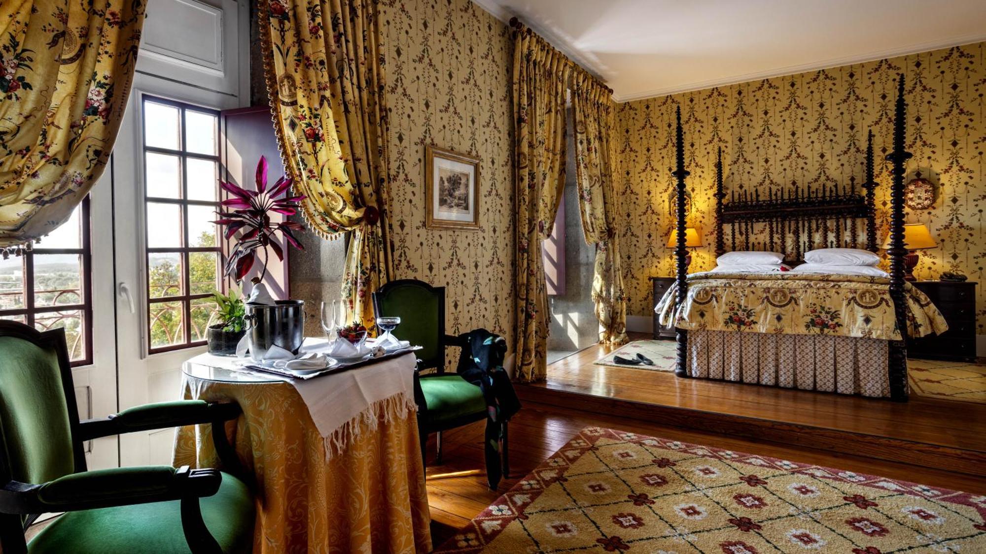 Pousada Mosteiro De Guimaraes Luaran gambar A room at the Hotel