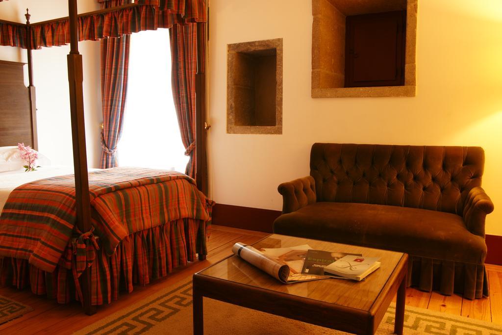 Pousada Mosteiro De Guimaraes Bilik gambar A room at the hotel