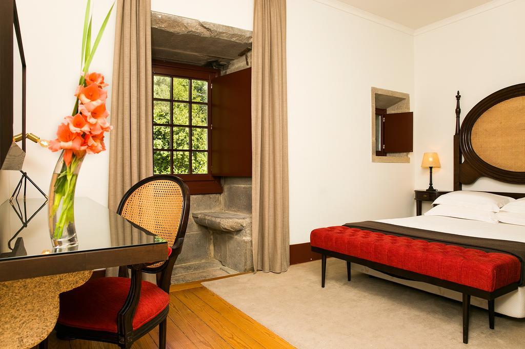 Pousada Mosteiro De Guimaraes Luaran gambar A room at the hotel